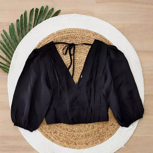 Blusa Negra Manga Larga - Estilo Y Elegancia