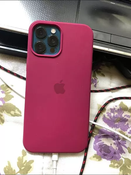 Silicon Case Vinotinto Iphone 16pro+