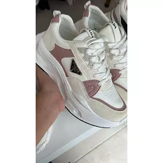 Zapatilla Rosa – Estilo Femenino Y Confort