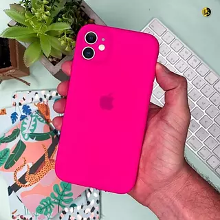 Silicon Case Fucsia Protector Cámaras Iphone11pro