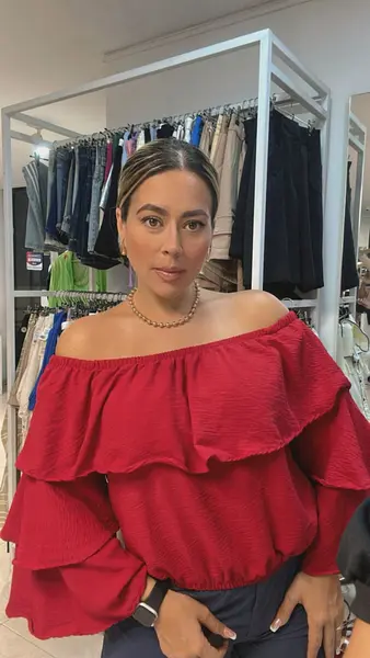Blusa Roja – Estilo Impactante Y Confort