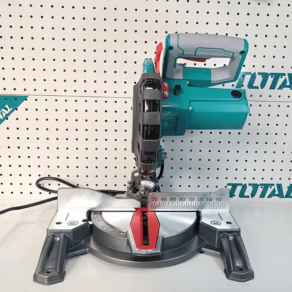 Sierra Acolilladora Ingleteadora 8" 1400w Total