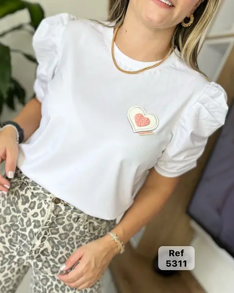 Blusa Blanco – Sofisticación Y Estilo