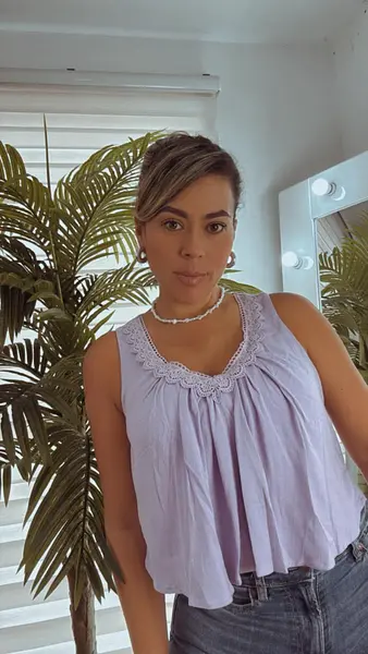 Blusa Lila – Estilo Suave Y Femenino