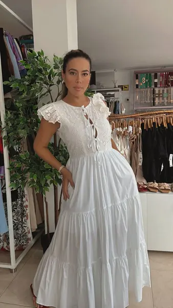 Vestido Blanco Largo – Estilo Romántico