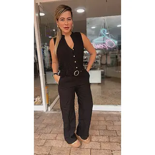 Enterizo Negro Sofisticado Con Cinturón Dorado