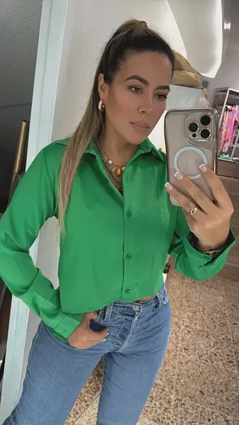Camisa Verde Para Mujer Con Cuello Clásico, Mangas Fluidas Y