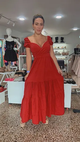 Vestido Rojo Elegante Con Mangas Globo Y Detalle Cruzado