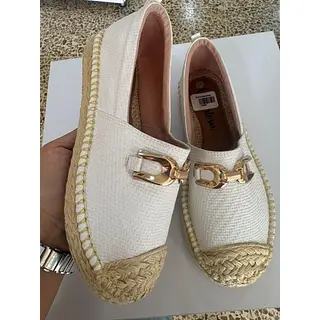 Zapatos Cerrados Con Estilo: Elegancia Y Comodidad En Cada