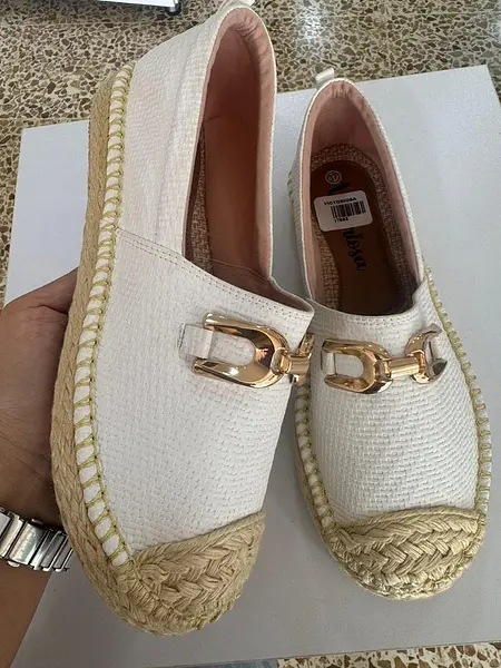 Zapatos Cerrados Con Estilo: Elegancia Y Comodidad En Cada