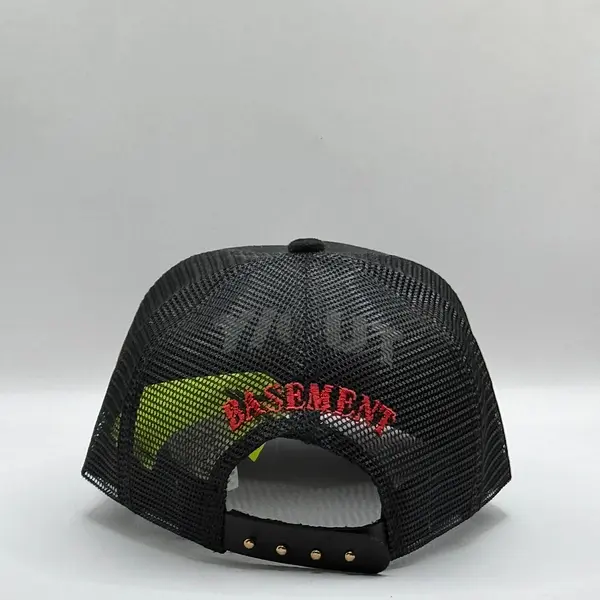 Y/Out Negra Comillas Rojas