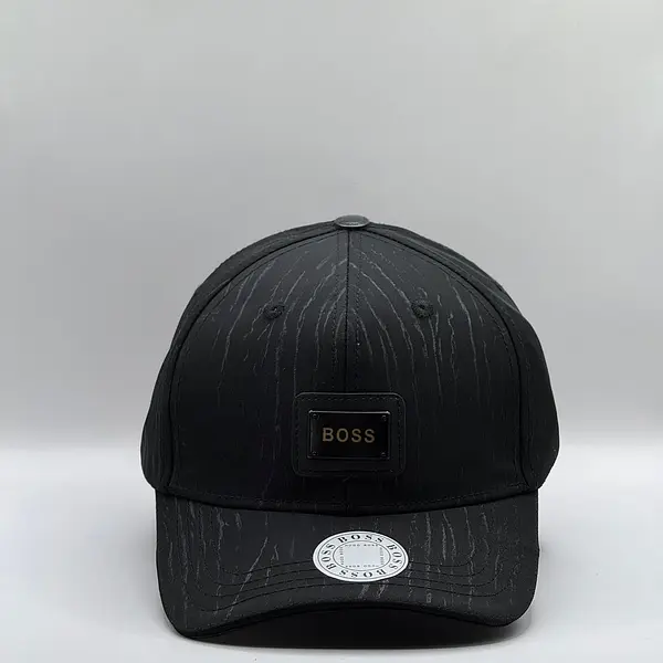 Gorra Negra Boss Placa Metálica Atigrada