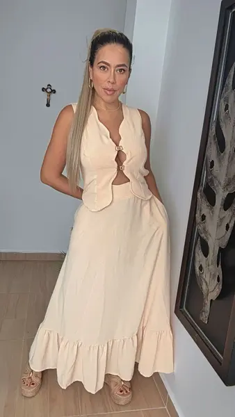 Set Crema Elegante Para Mujer